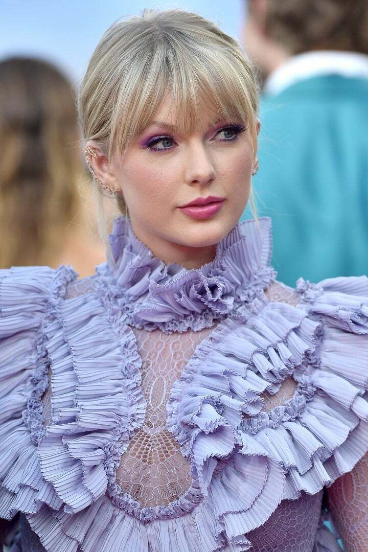 So fucking horny for Taylor Swift