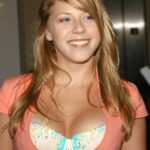 Jodie Sweetin and her full blouse