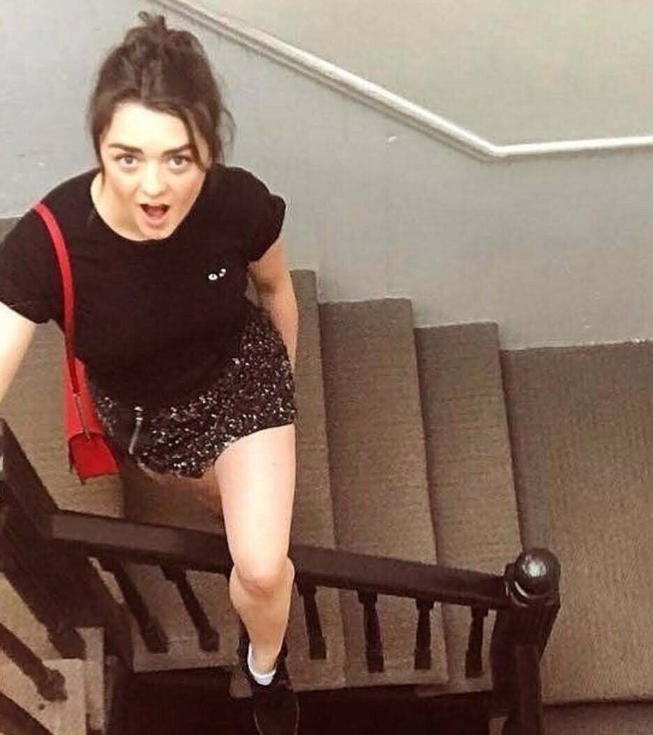 Maisie Williams needs to fuck NOW