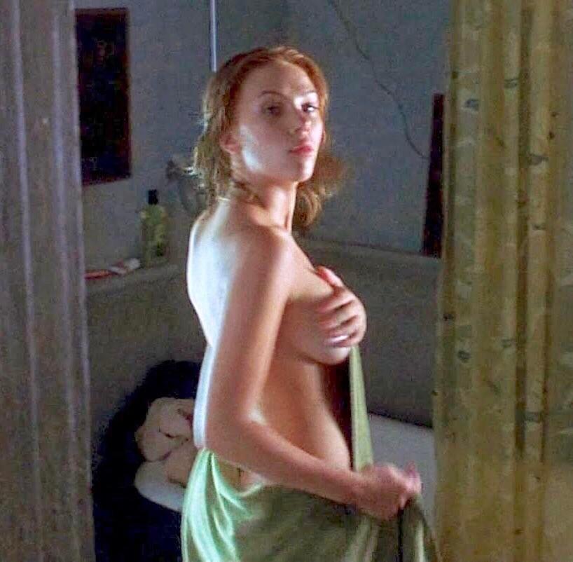 Scarlett Johansson’s big perfect boobs are too big for her to cover. I’ll help her cover them and as a thank you she’ll let me titfuck her big jugs till I cum a massive load on those big jugs of hers 😍😍