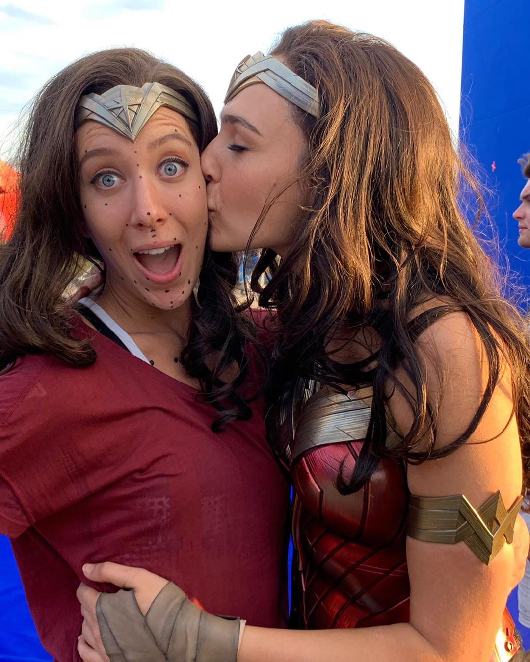 I would cum in my pants so fast if Gal Gadot kissed me like that