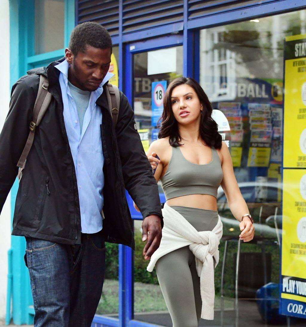 Alexandra Cane Cleavage