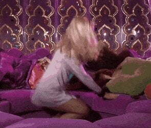 Barbara Eden panty flash plot on I Dream Of Jeannie