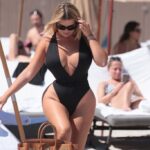 Anastasia Kvitko Shows Off Her Sexy Fake Body (50 Photos)