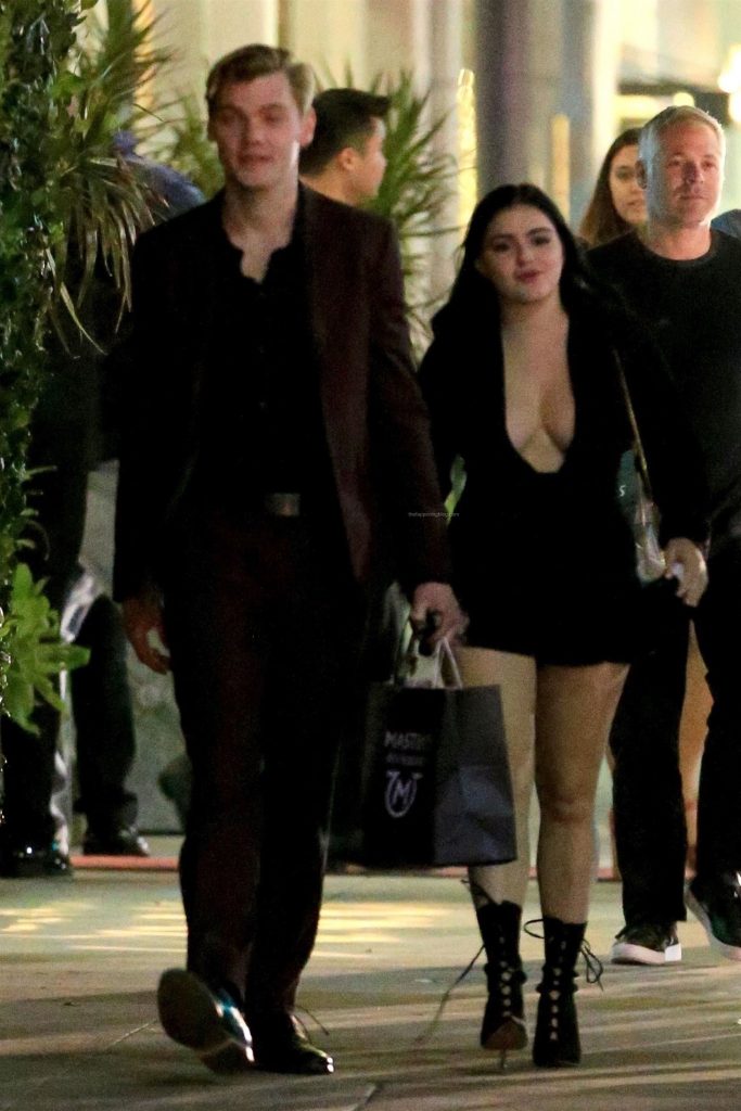 Ariel Winter Sexy (18 Photos + Video)