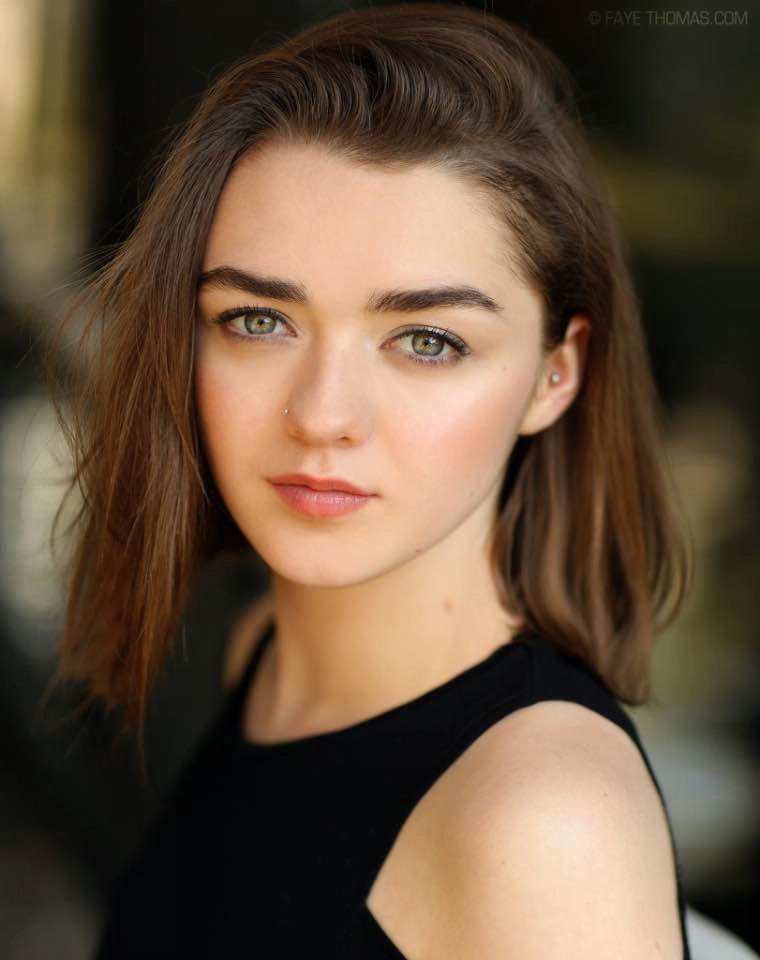 Dominate Maisie Williams with me