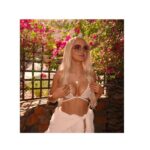 Dove Cameron Sexy (2 Pics + Gif)