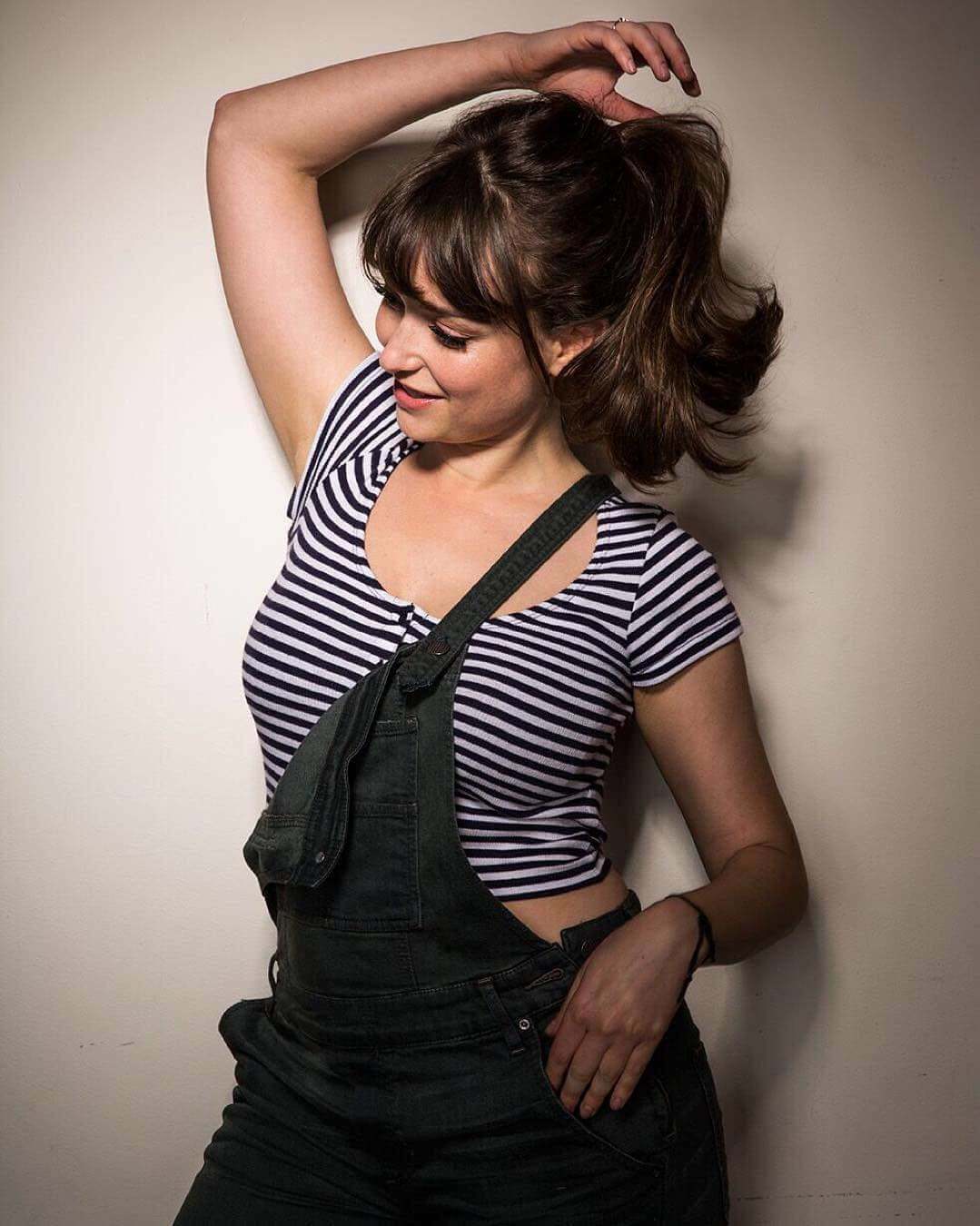 How would you fuck Milana Vayntrub