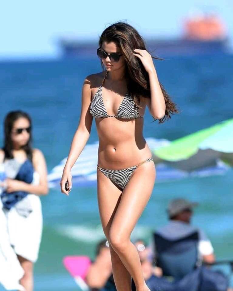 Selena Gomez got a great bikini body