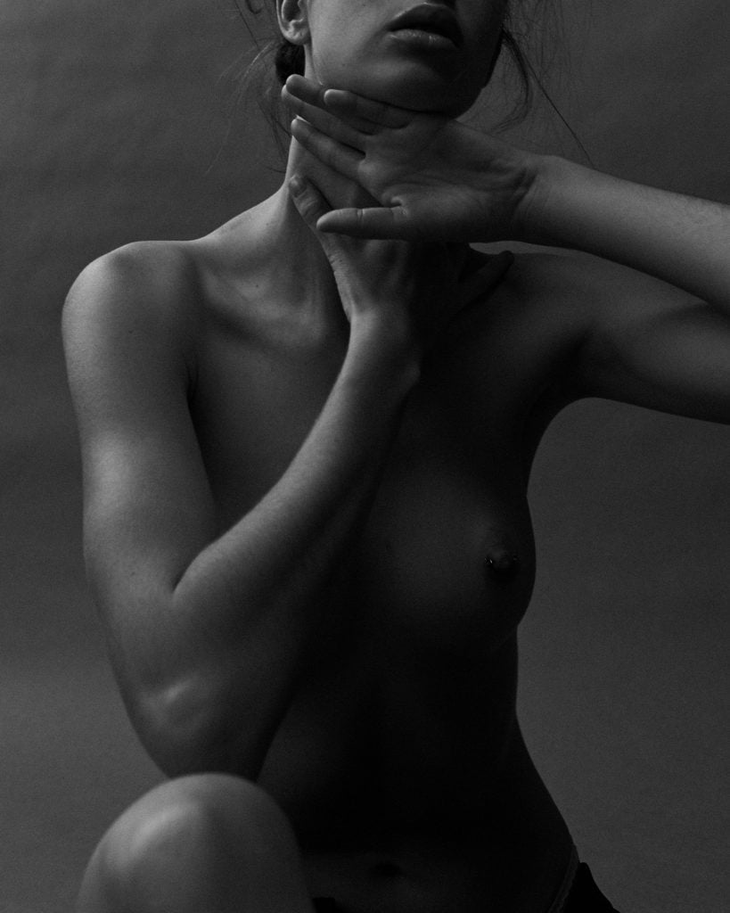 Zoi Mantzakanis Sexy & Topless (10 Photos)