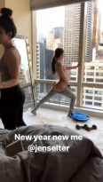Jen Selter’s Bare Butt (5 Pics + Gif)