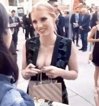 Jessica Chastain poking her tit with a pen. Such a little thing but so hot. 😉