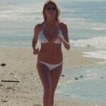 Kate Upton bouncing on the beach - a classic