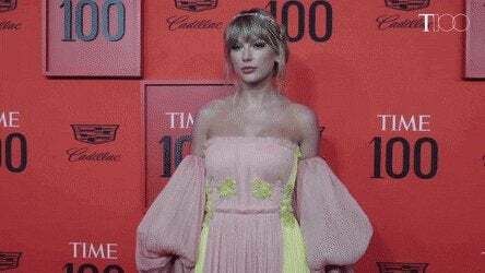 Taylor Swift's dress needs pulled down