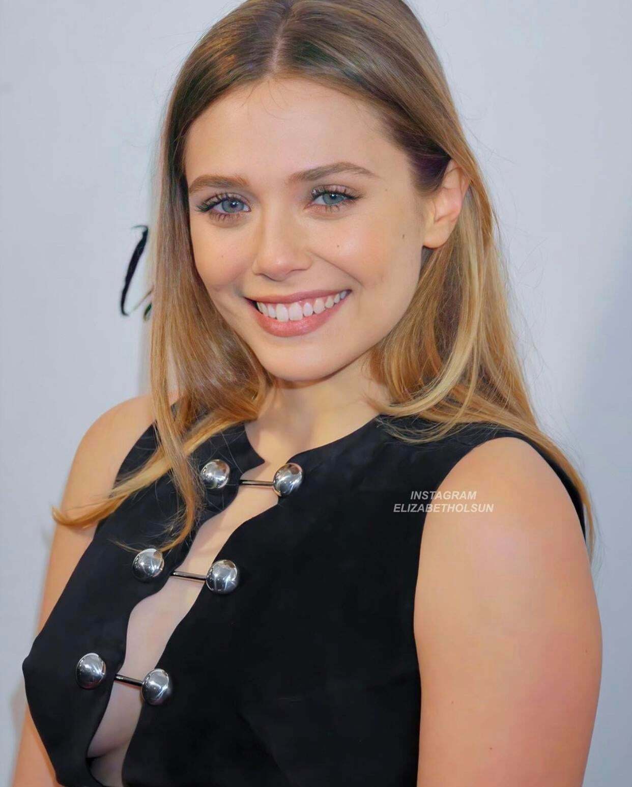 I wish that Elizabeth Olsen was my GF