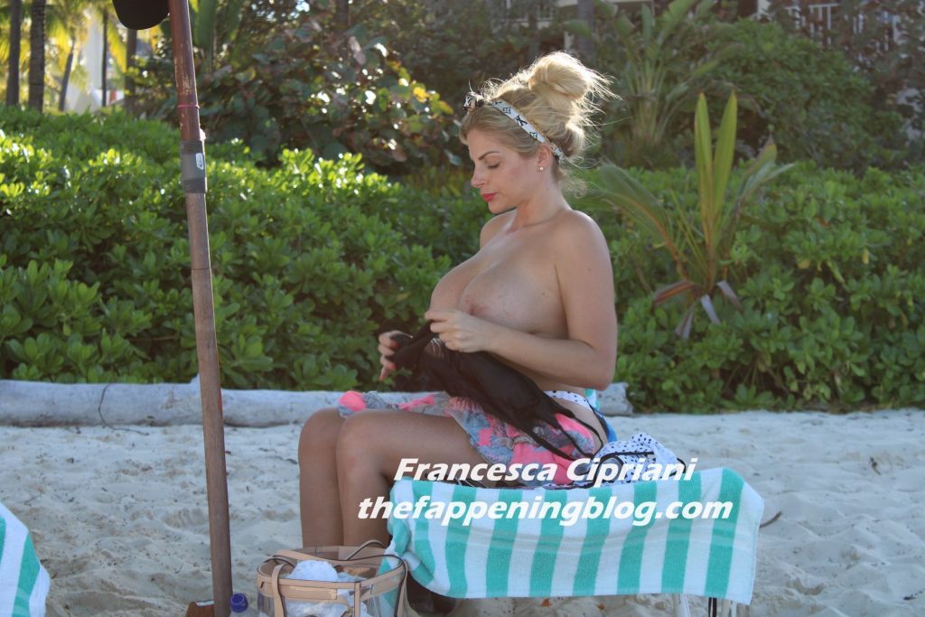 Francesca Cipriani Topless