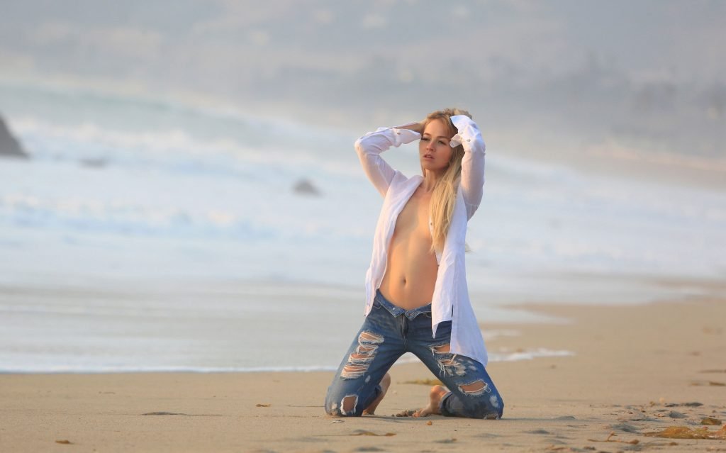 Ellen Alexander Sexy & Topless (30 Photos)
