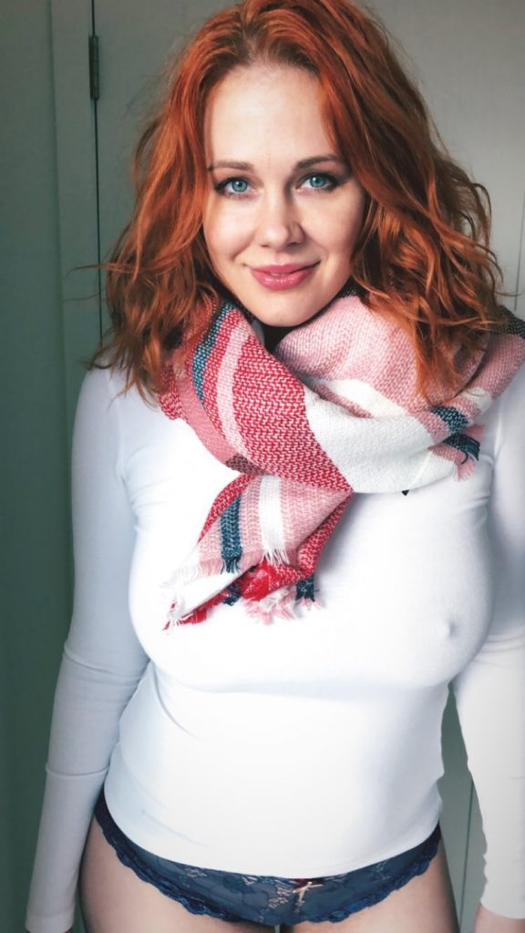 Maitland Ward Baxter Braless (5 Photos + Gif)