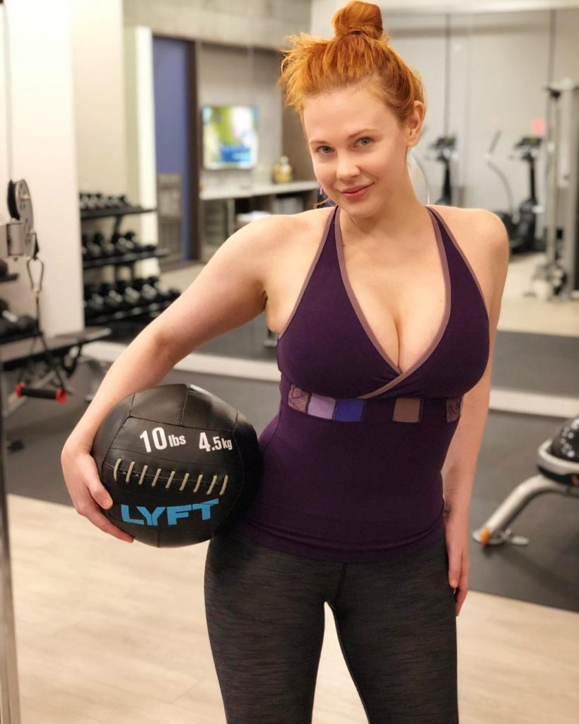 Maitland Ward Sexy (4 New Pics + Gifs)