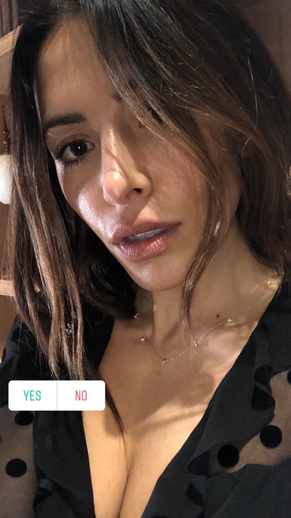 Sarah Shahi Sexy (5 Photos)