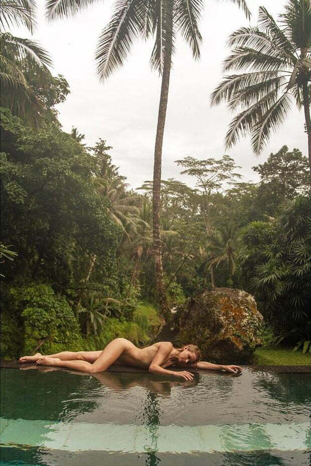 Shantel VanSanten Naked (1 Photo)