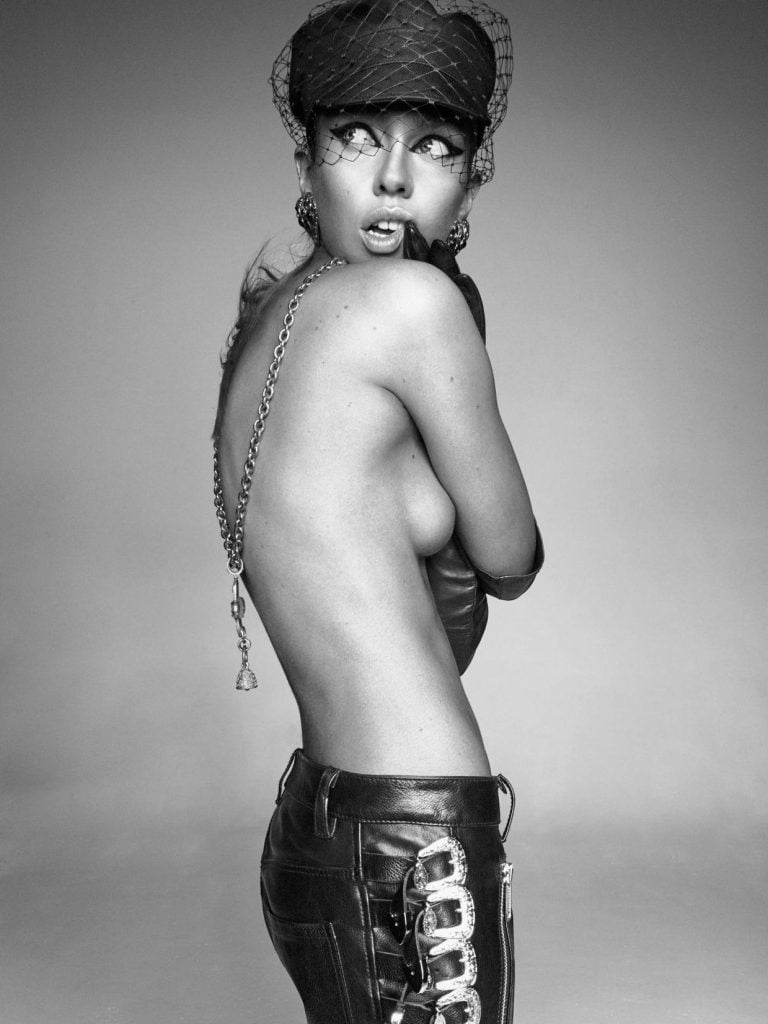 Stella Maxwell Sexy & Topless (9 Photos)