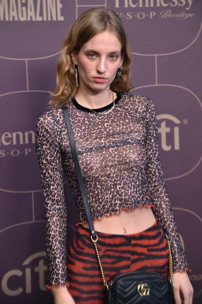Petra Collins See Through (3 Photos)