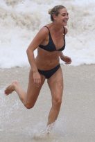 Lisa Clark Sexy (18 Photos)