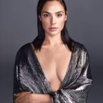 Gal Gadot needs a long and sloppy facefuck