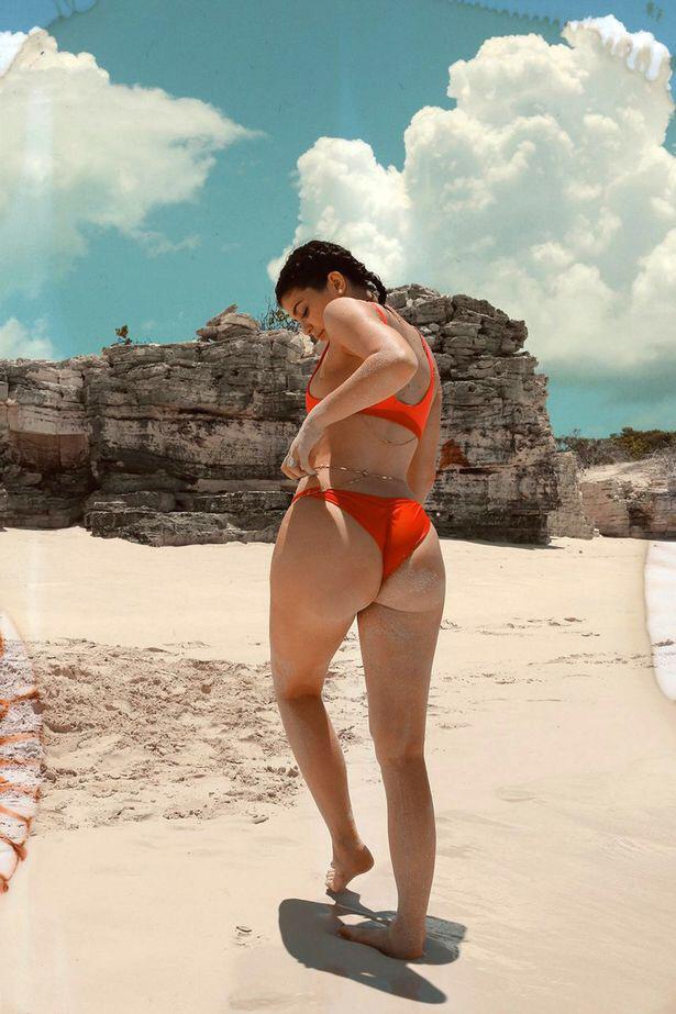 Kylie Jenner’s fat sandy ass cheeks in 2016