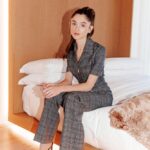 Natalia Dyer waiting to be used