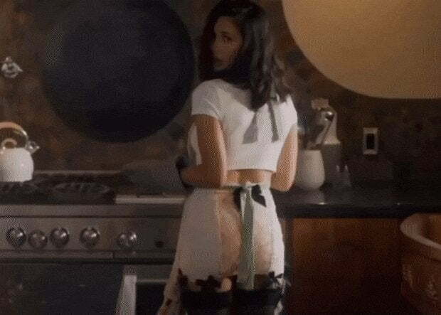 Olivia Munn inviting you to fuck her from behind