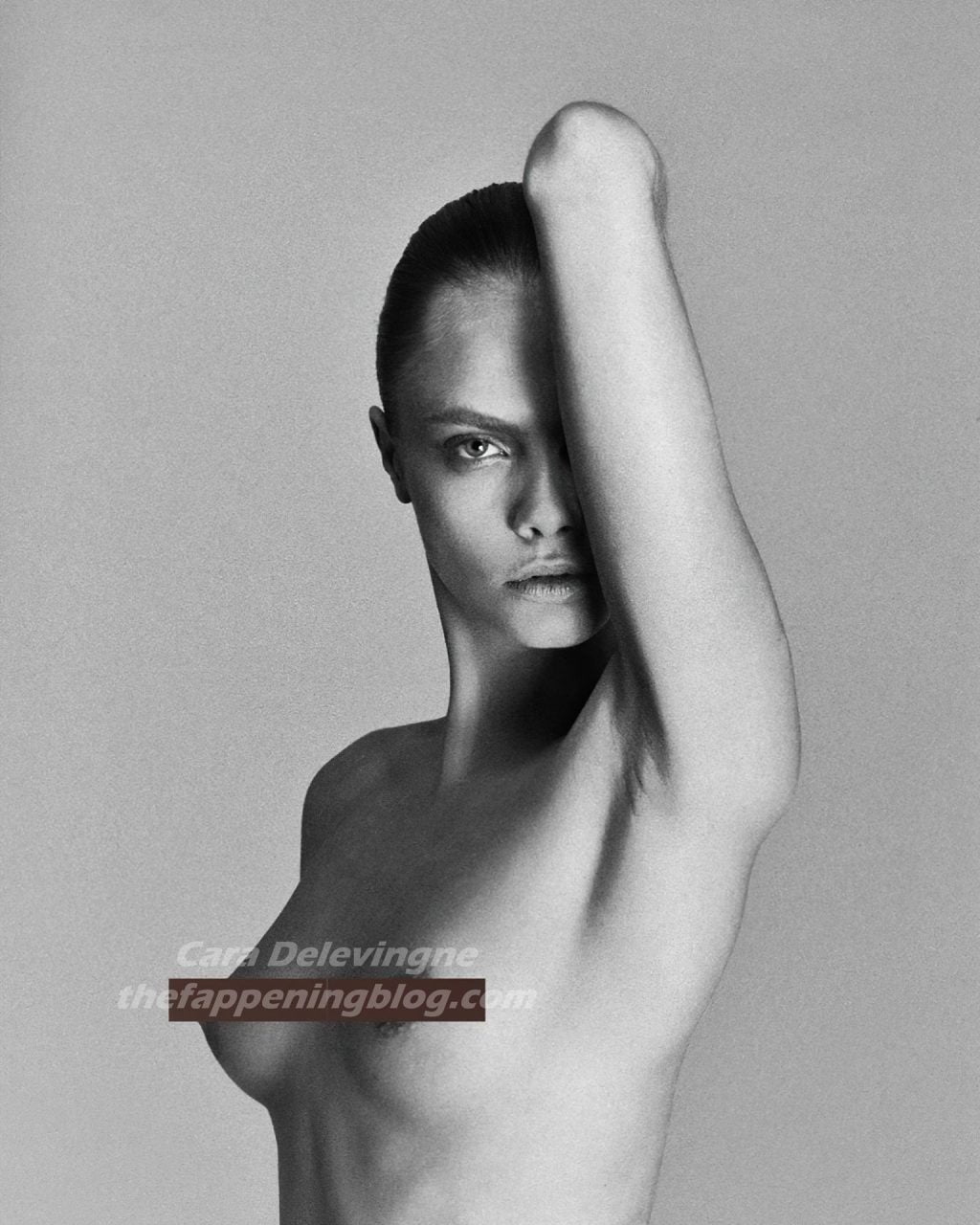 Cara Delevingne Topless (1 Photo)