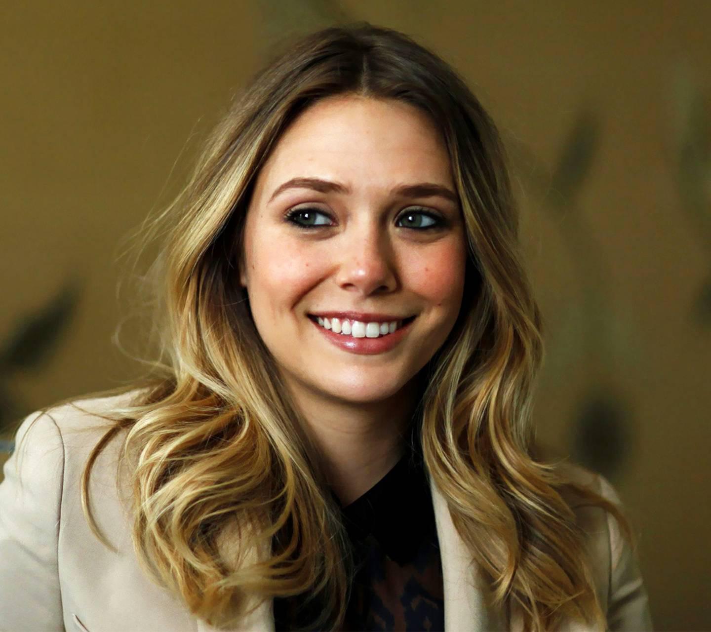 Elizabeth Olsen sure make dicks harder for everyone. All I wanted is to squirt all my cum in her face and pussy