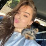 Hailee Steinfeld has the perfect face to glaze after a blowjob. I’d love some roadhead with her it would be so hard to focus with my cock hitting the back of her throat.