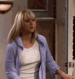 Kaley Cuoco plots in TBBT