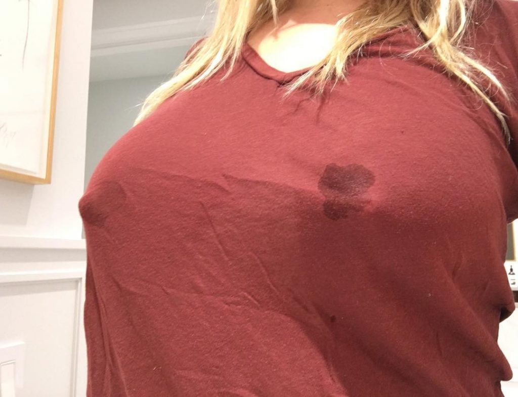 Jenny Mollen Braless (1 Photo)