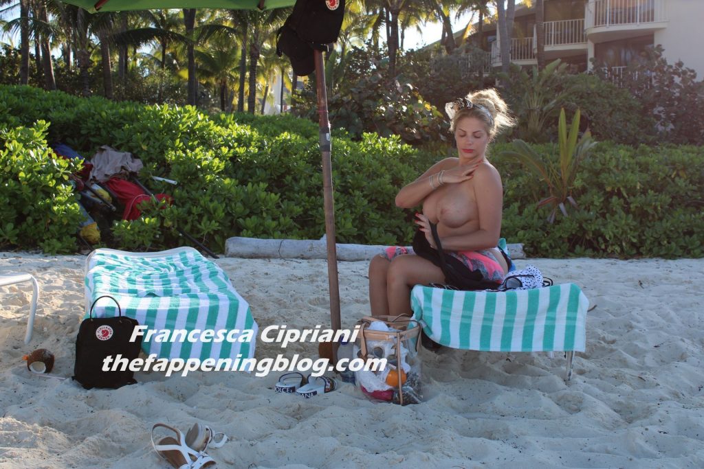 Francesca Cipriani Topless