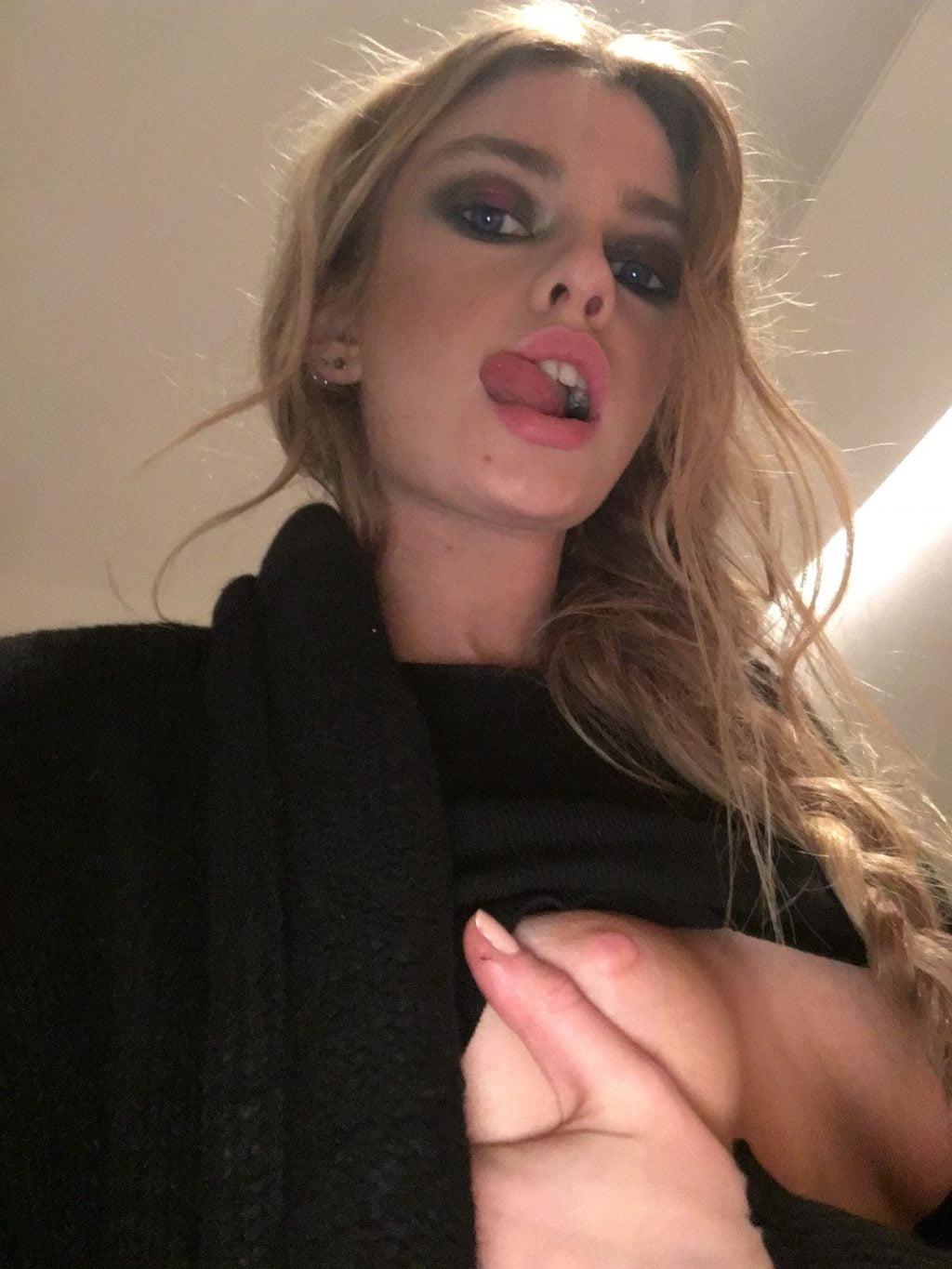 Stella Maxwell Leaked (20 Photos)