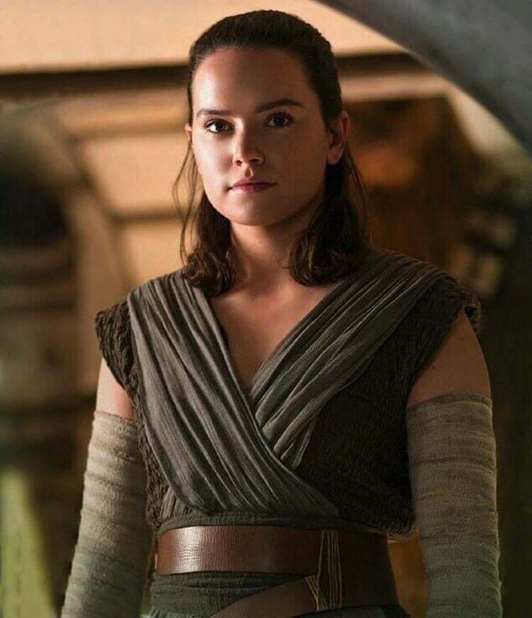 Can someone role play as Daisy Ridley please