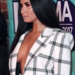 Demi Lovato Braless (12 Photos + Video)