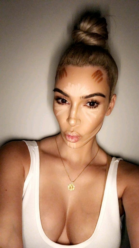 Kim Kardashian Sexy (15 Photos + Gif & Video)