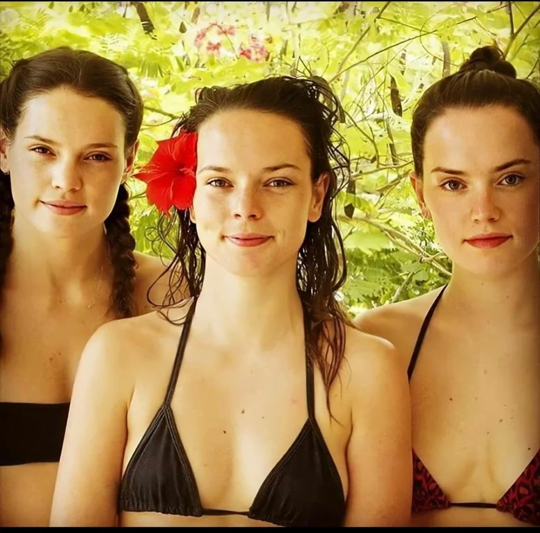 You come along Daisy Ridley and her sisters at the