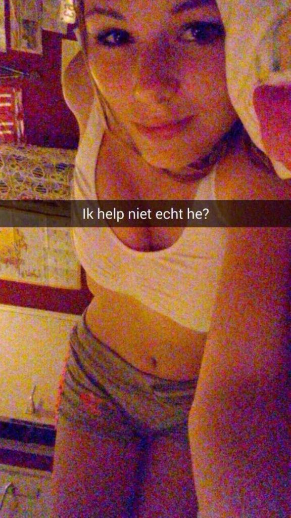 Puck Moonen Sexy & Topless (6 Photos)