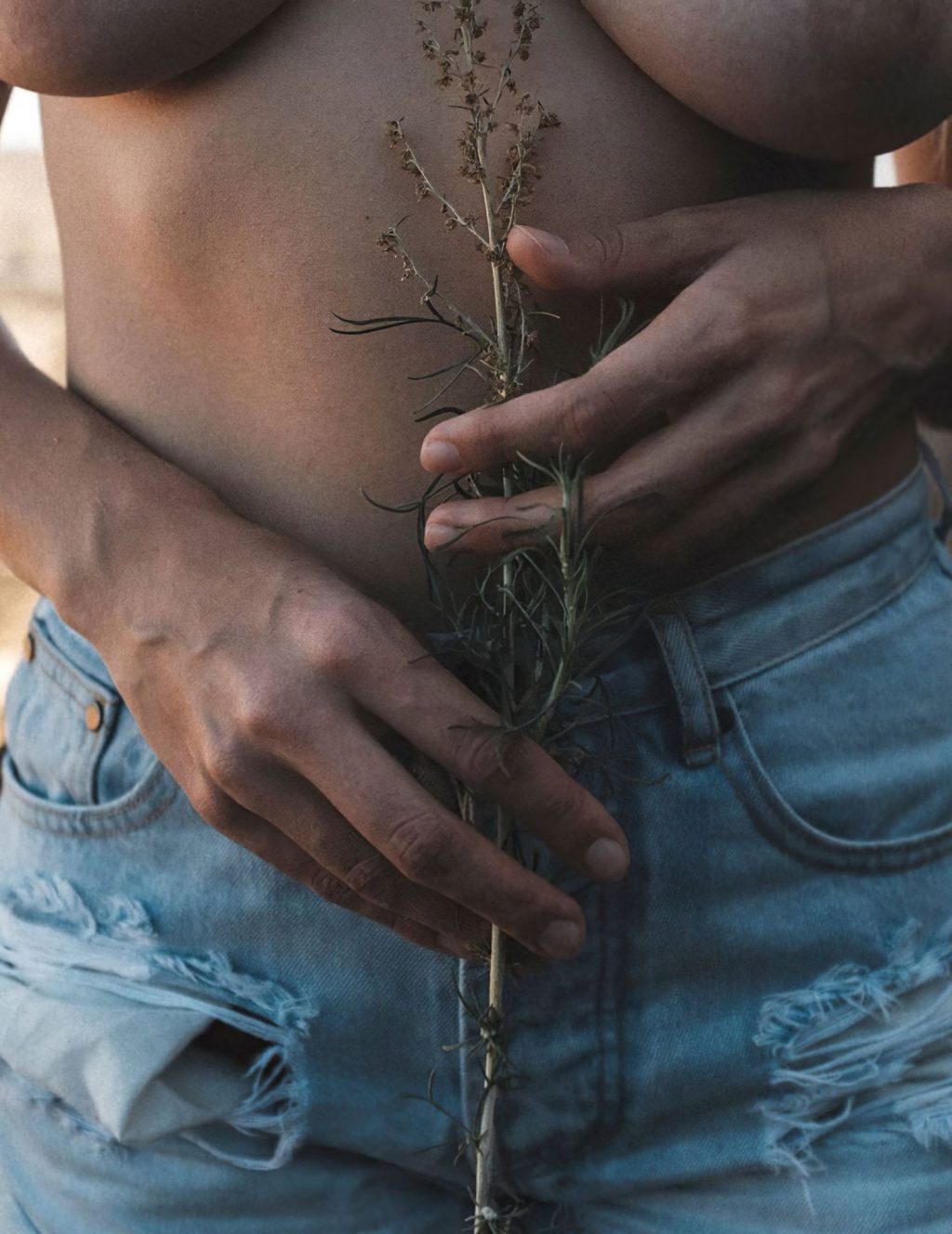 Megan Moore Topless 5 Photos