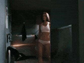 Kate Beckinsale panty plot in Whiteout