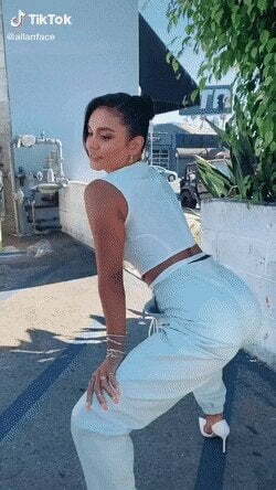 shake it Vanessa Hudgens