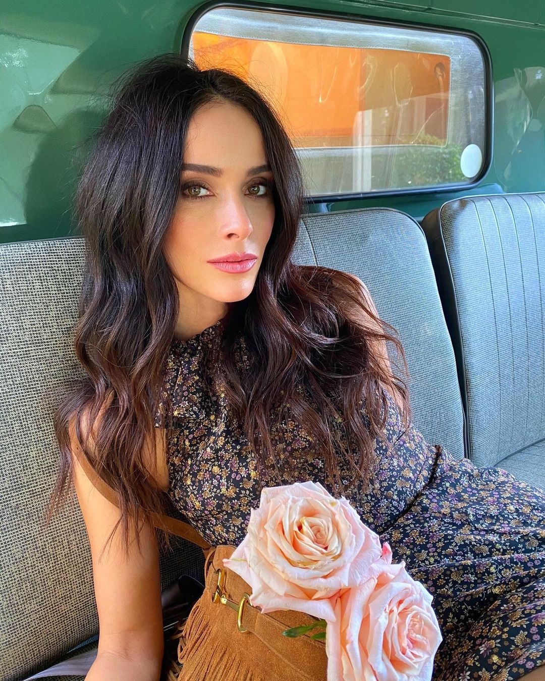 Yes Abigail Spencer I want to jerk and cum on your gorgeous face!