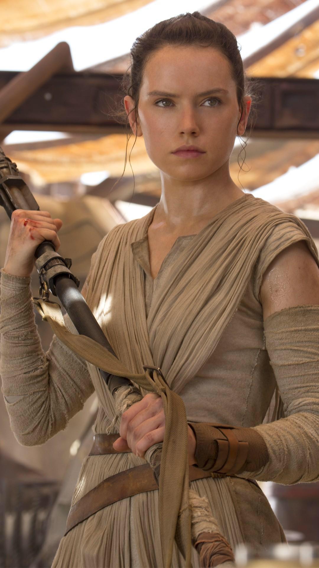 Would love to pound Daisy Ridley while she's in character as Rey