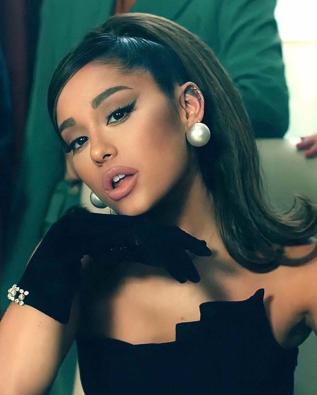 Ariana Grande's face is porn to me. Been jacking off to her for almost 2 hours!